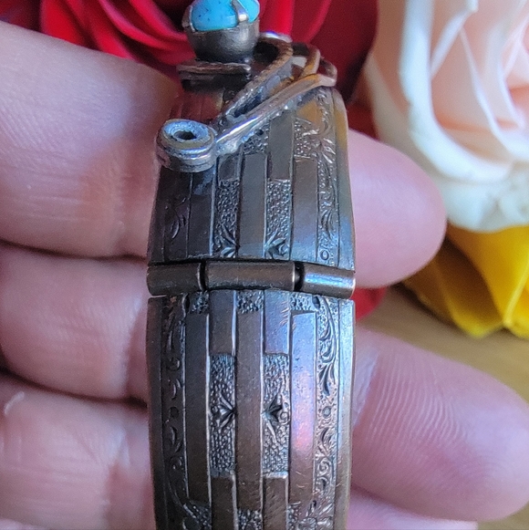 Vintage 1950's Chain Clasp Bracelet W/ Turquoise, Amethyst Stone, Butterfly - Picture 3 of 12